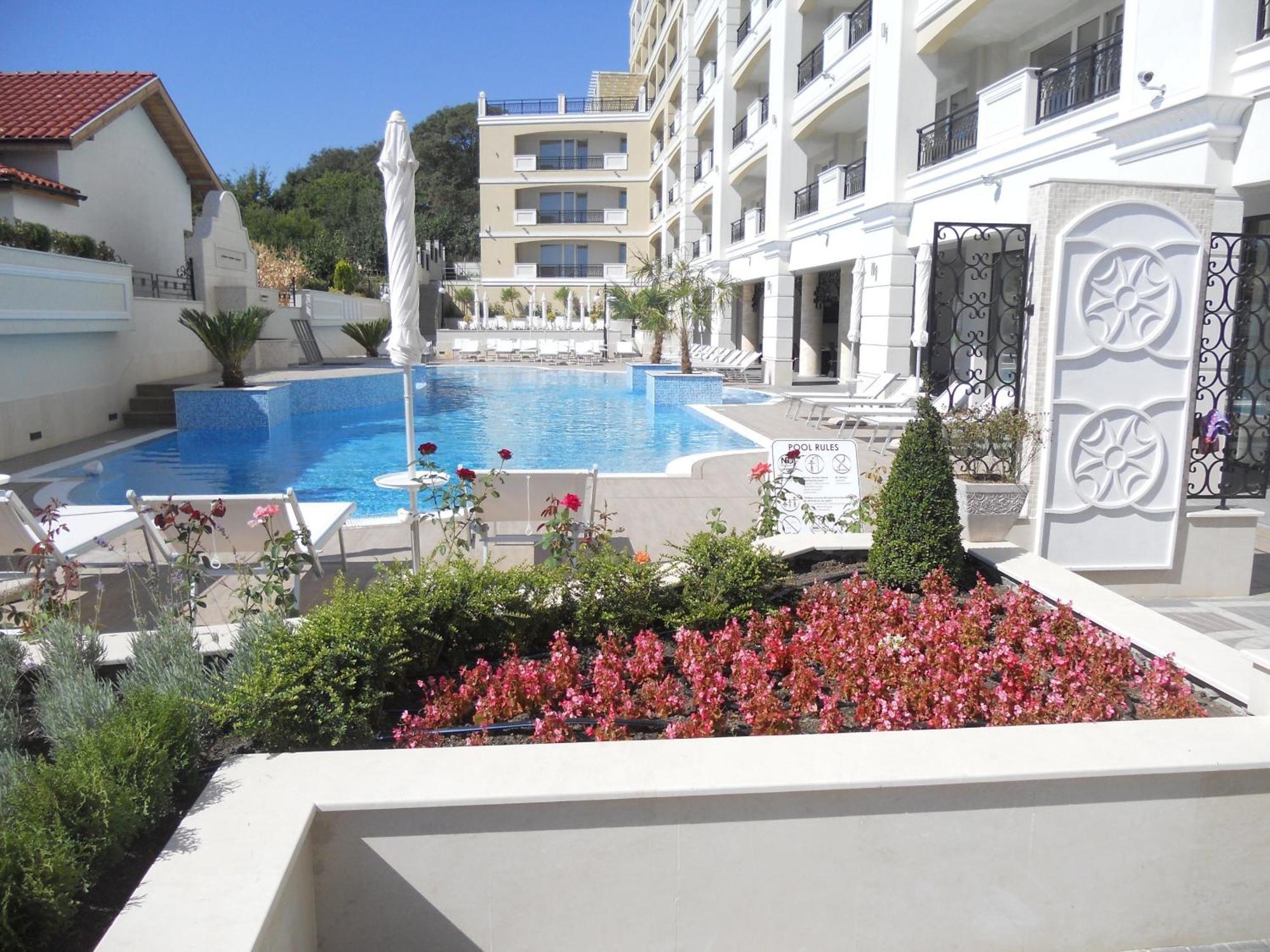 פומורי Penelopa Palace Apart Hotel & Spa מראה חיצוני תמונה