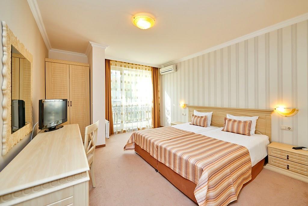 פומורי Penelopa Palace Apart Hotel & Spa מראה חיצוני תמונה