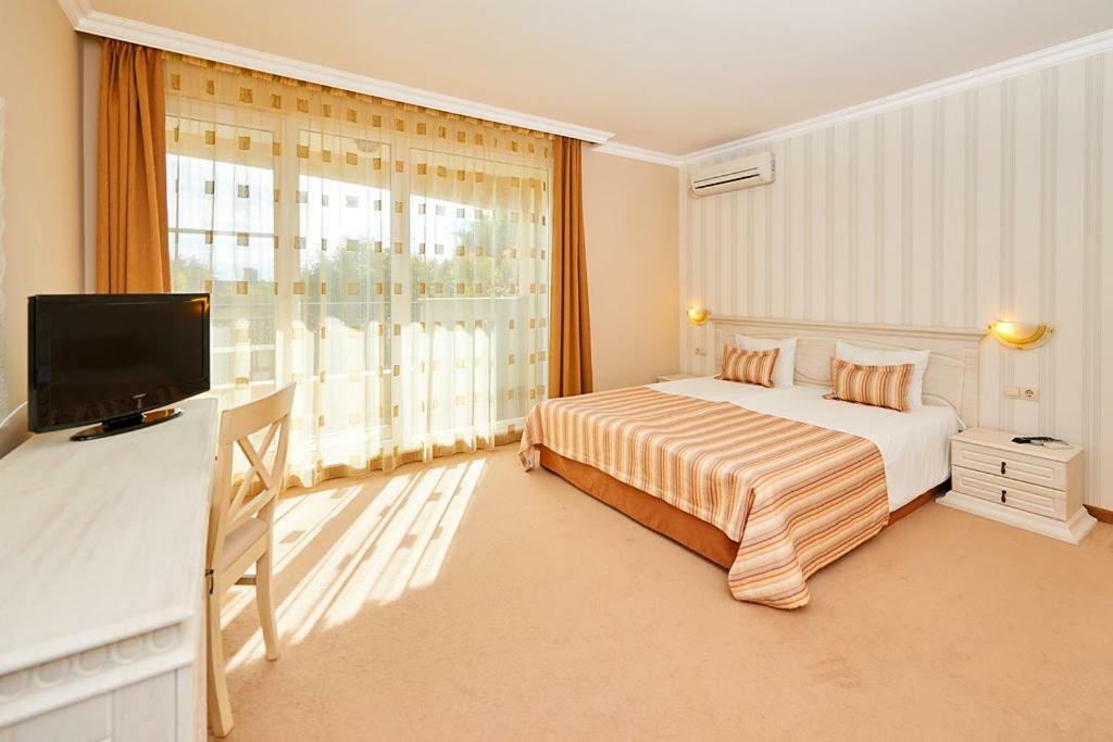 פומורי Penelopa Palace Apart Hotel & Spa מראה חיצוני תמונה
