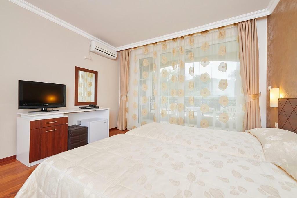 פומורי Penelopa Palace Apart Hotel & Spa מראה חיצוני תמונה