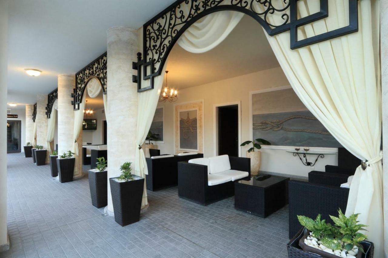 פומורי Penelopa Palace Apart Hotel & Spa מראה חיצוני תמונה