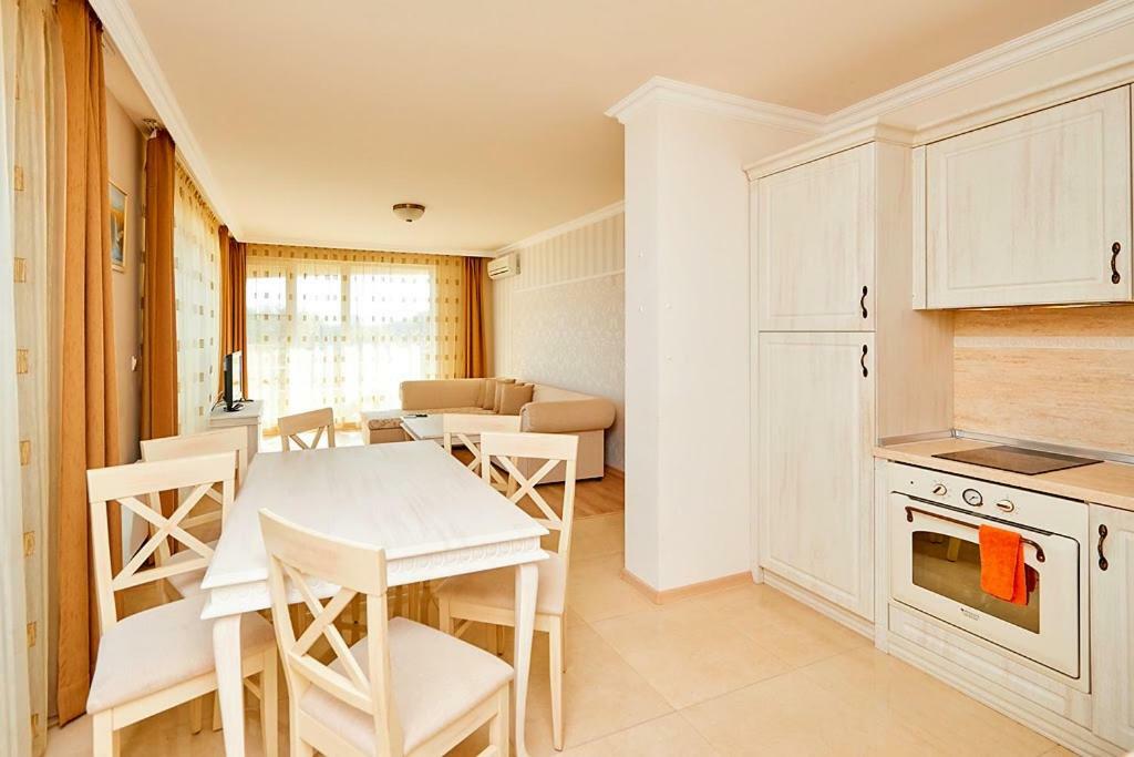 פומורי Penelopa Palace Apart Hotel & Spa מראה חיצוני תמונה