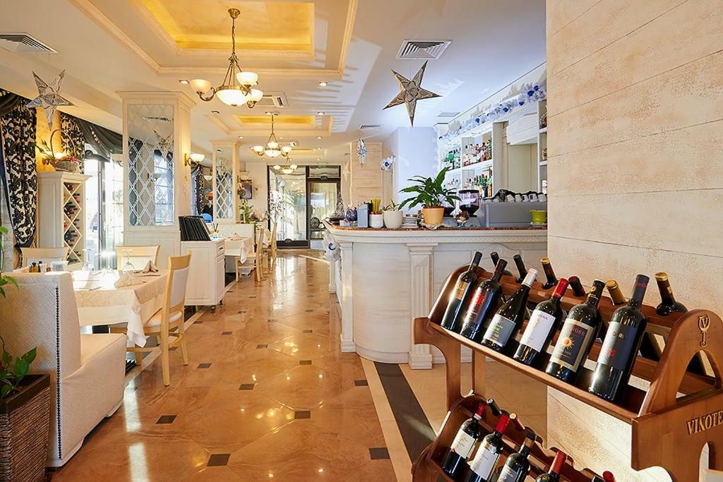 פומורי Penelopa Palace Apart Hotel & Spa מראה חיצוני תמונה